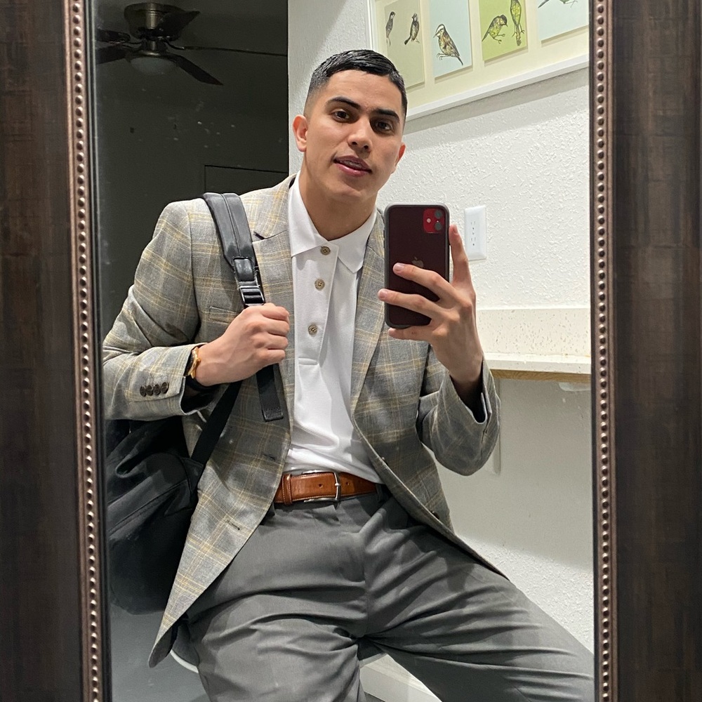 Meet your Posher, Alex